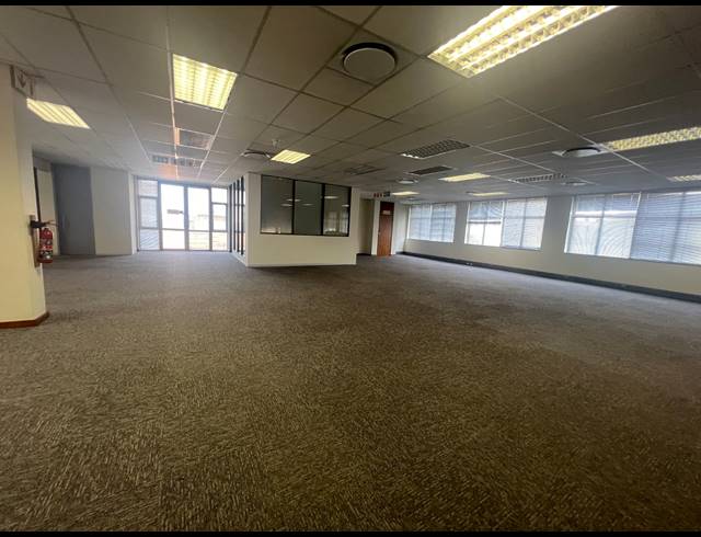 855M² OFFICE TO LET IN ILLOVO